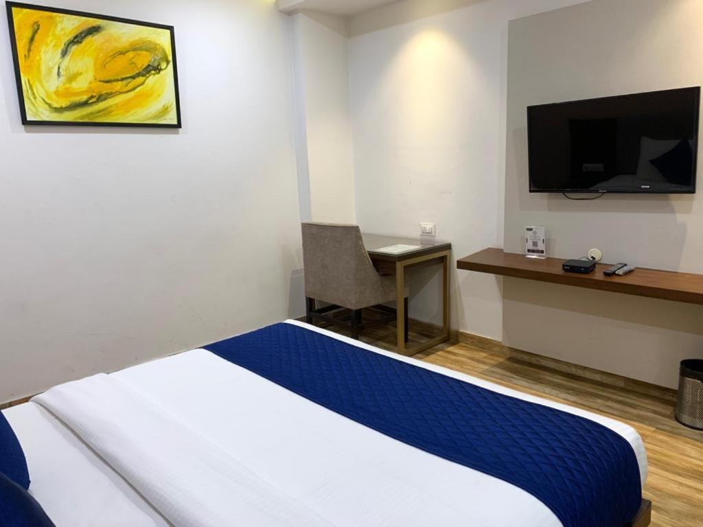 Hotel Ak Suites Patiāla Eksteriør bilde