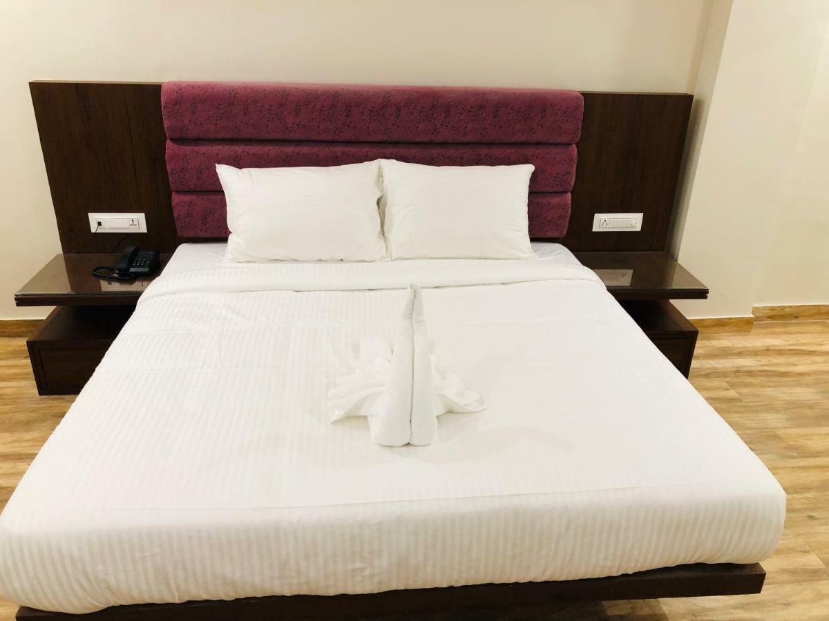 Hotel Ak Suites Patiāla Eksteriør bilde
