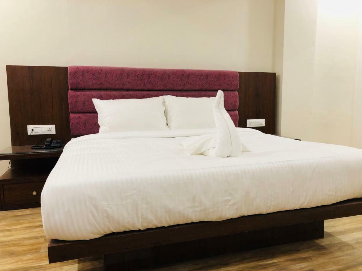 Hotel Ak Suites Patiāla Eksteriør bilde