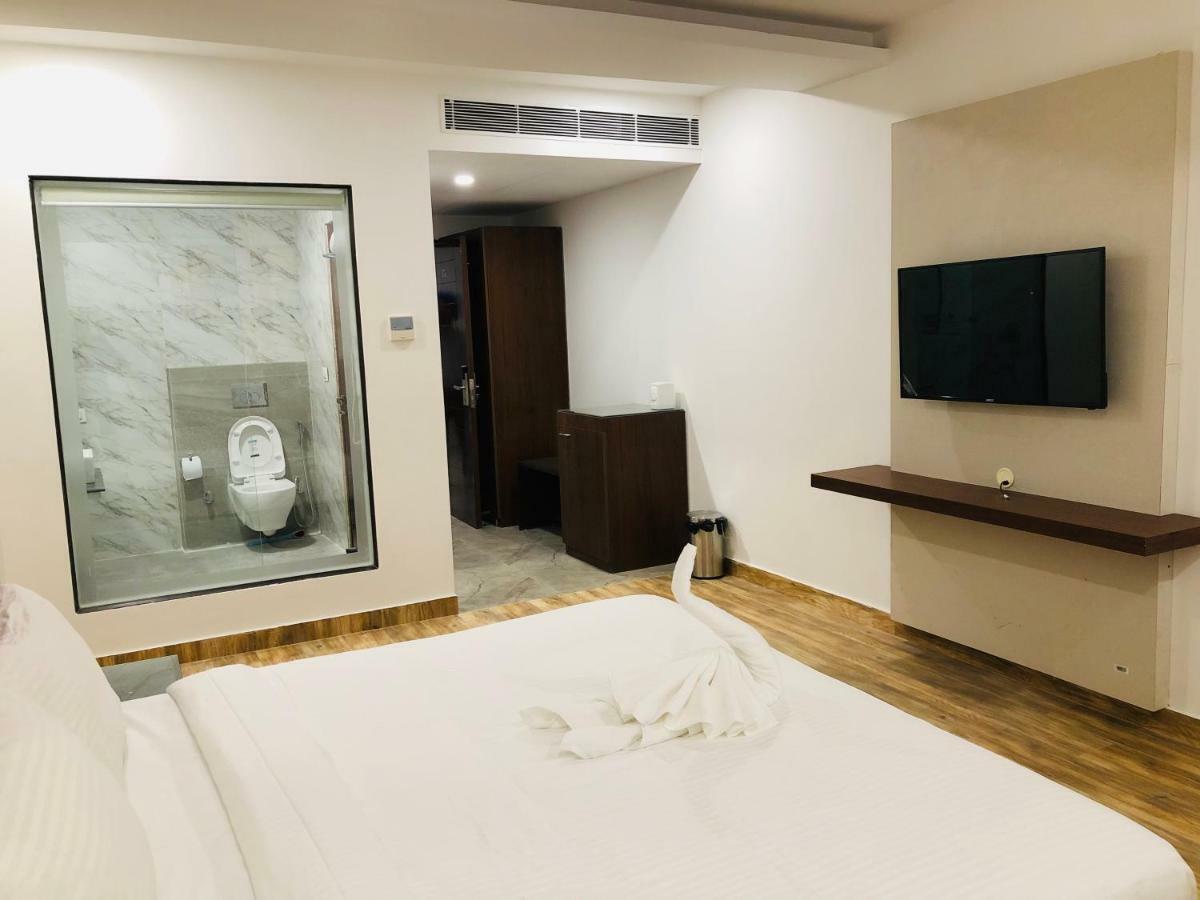 Hotel Ak Suites Patiāla Eksteriør bilde